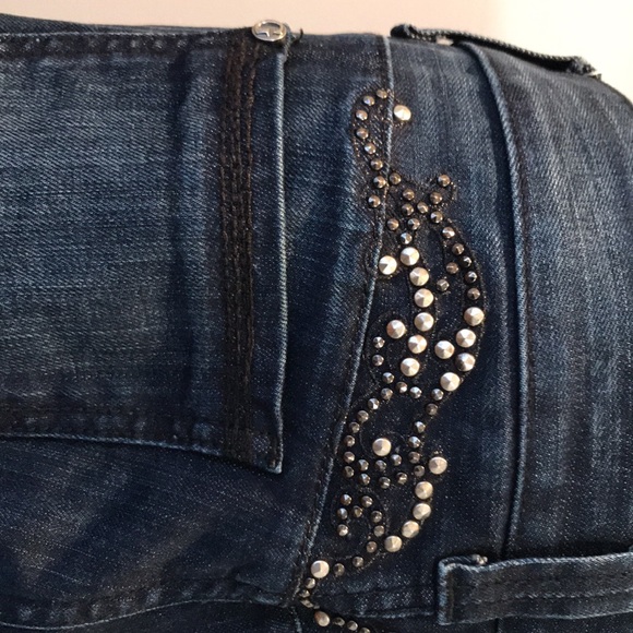 Guess premium denim with stone details. - Picture 4 of 15